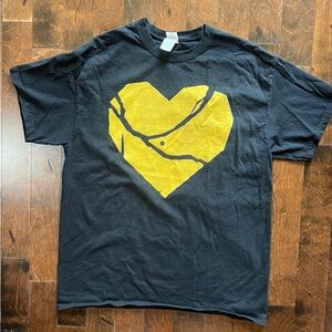 Pittsburgh Three Rivers Heart Gildan T-Shirt Black Yellow Point Large
